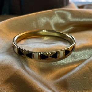 Goldstone Hammered Style Bangle with Triangle Design